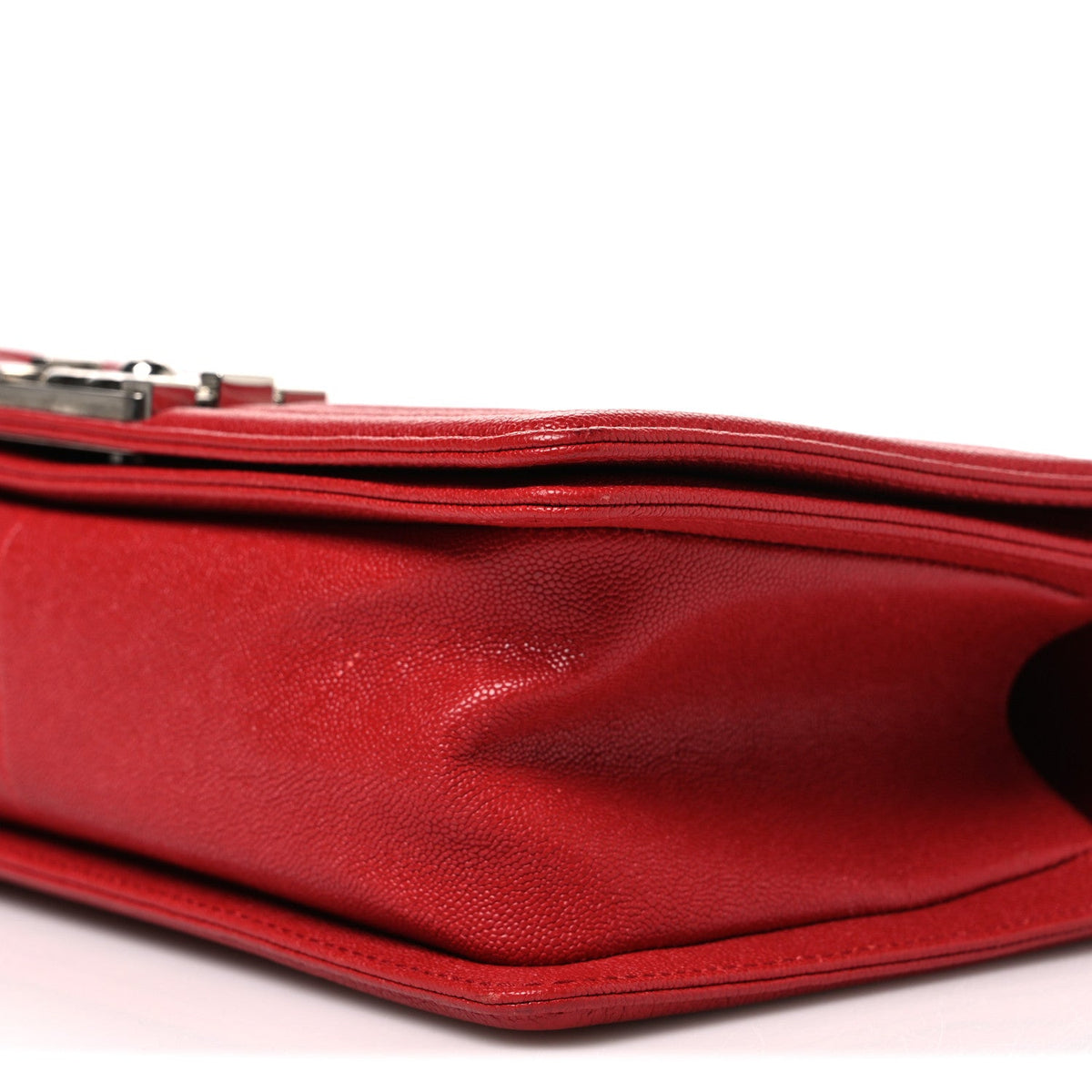 Caviar Quilted Medium Boy Flap Red