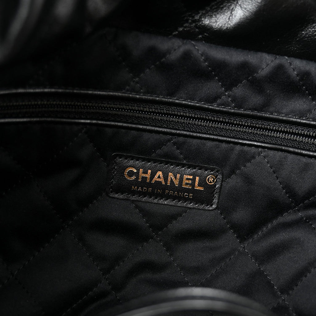 Shiny Calfskin Quilted Chanel 22 Black