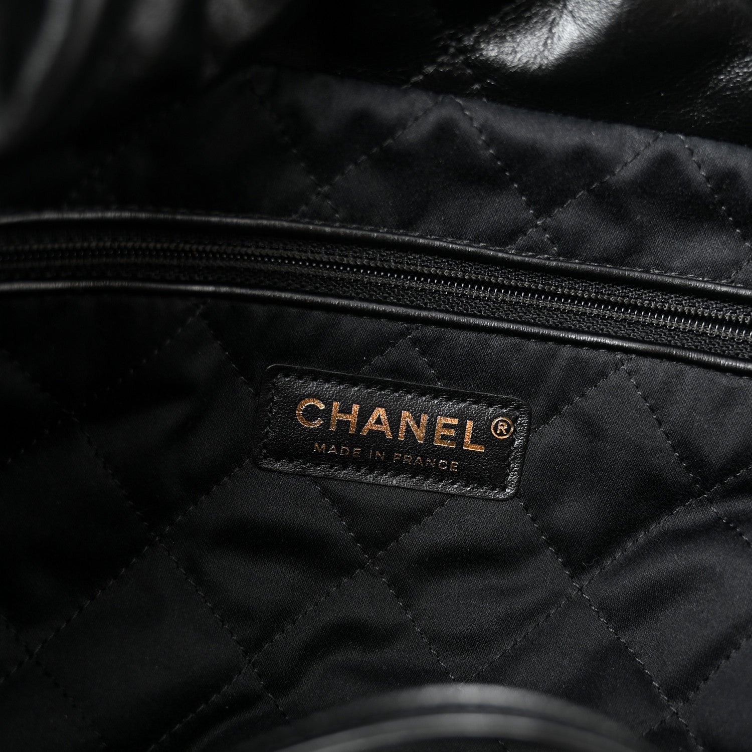 Shiny Calfskin Quilted Chanel 22 Black