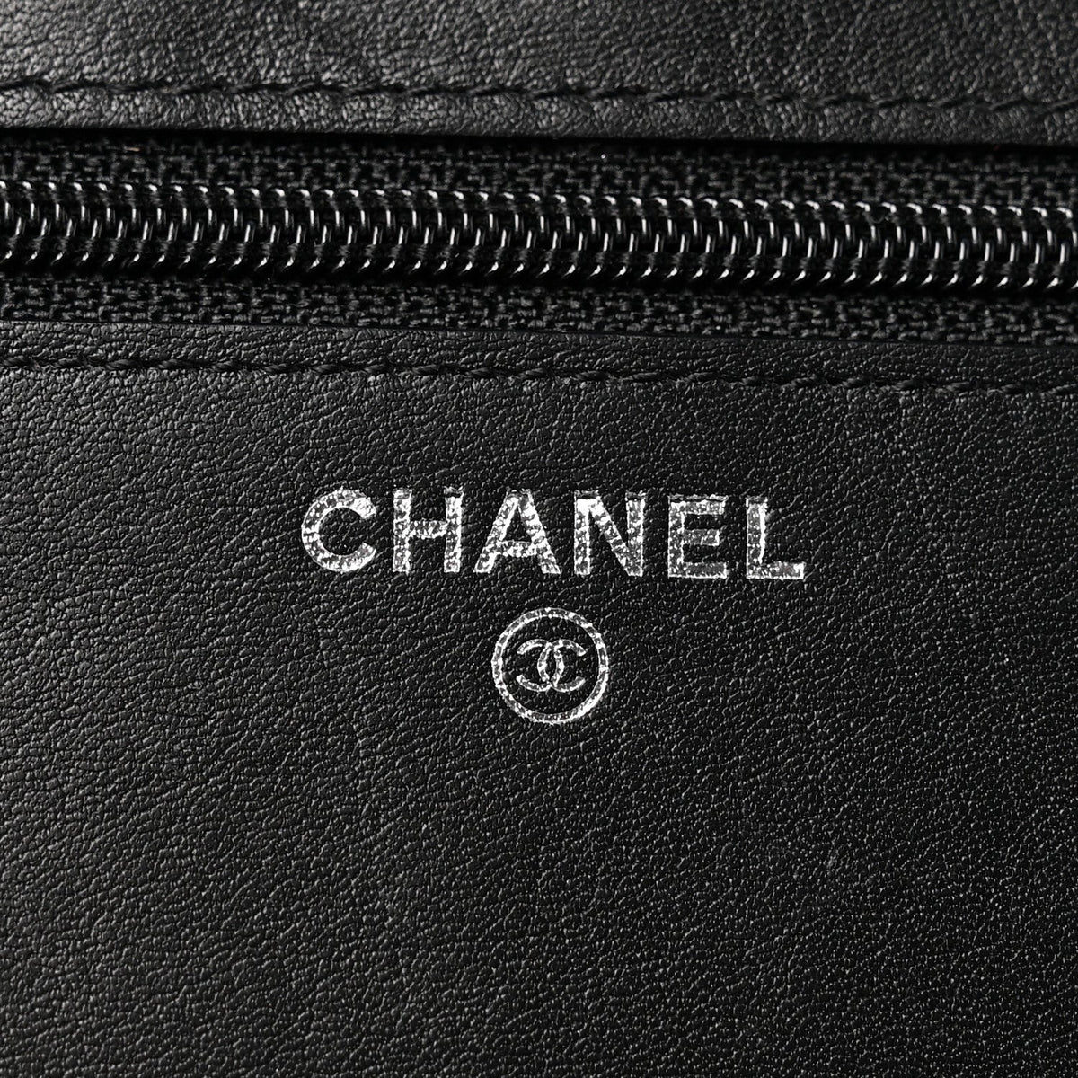 Caviar Sevruga Wallet on Chain WOC Black