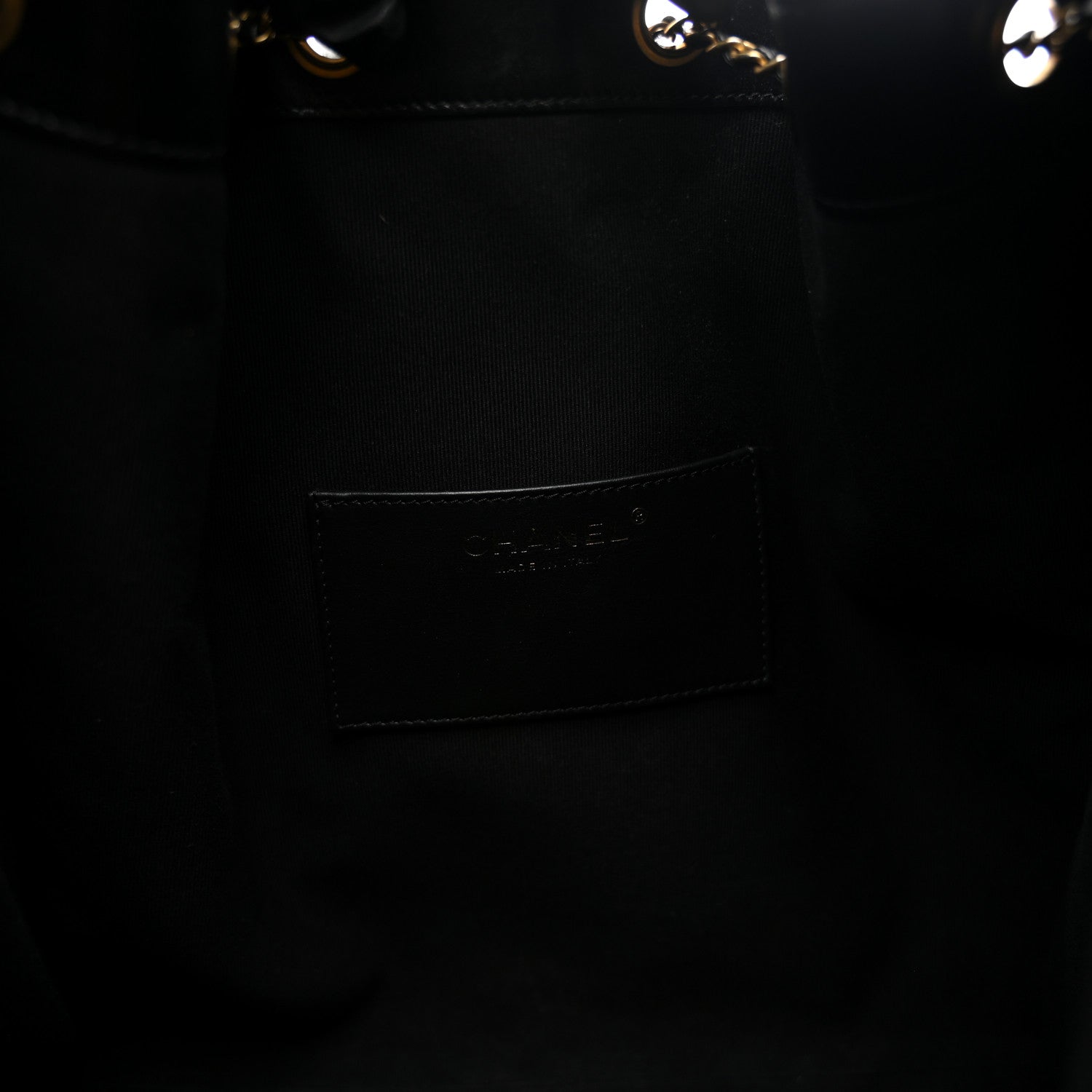 Shiny Crumpled Calfskin Quilted Medium Chanel 25 Handbag Black