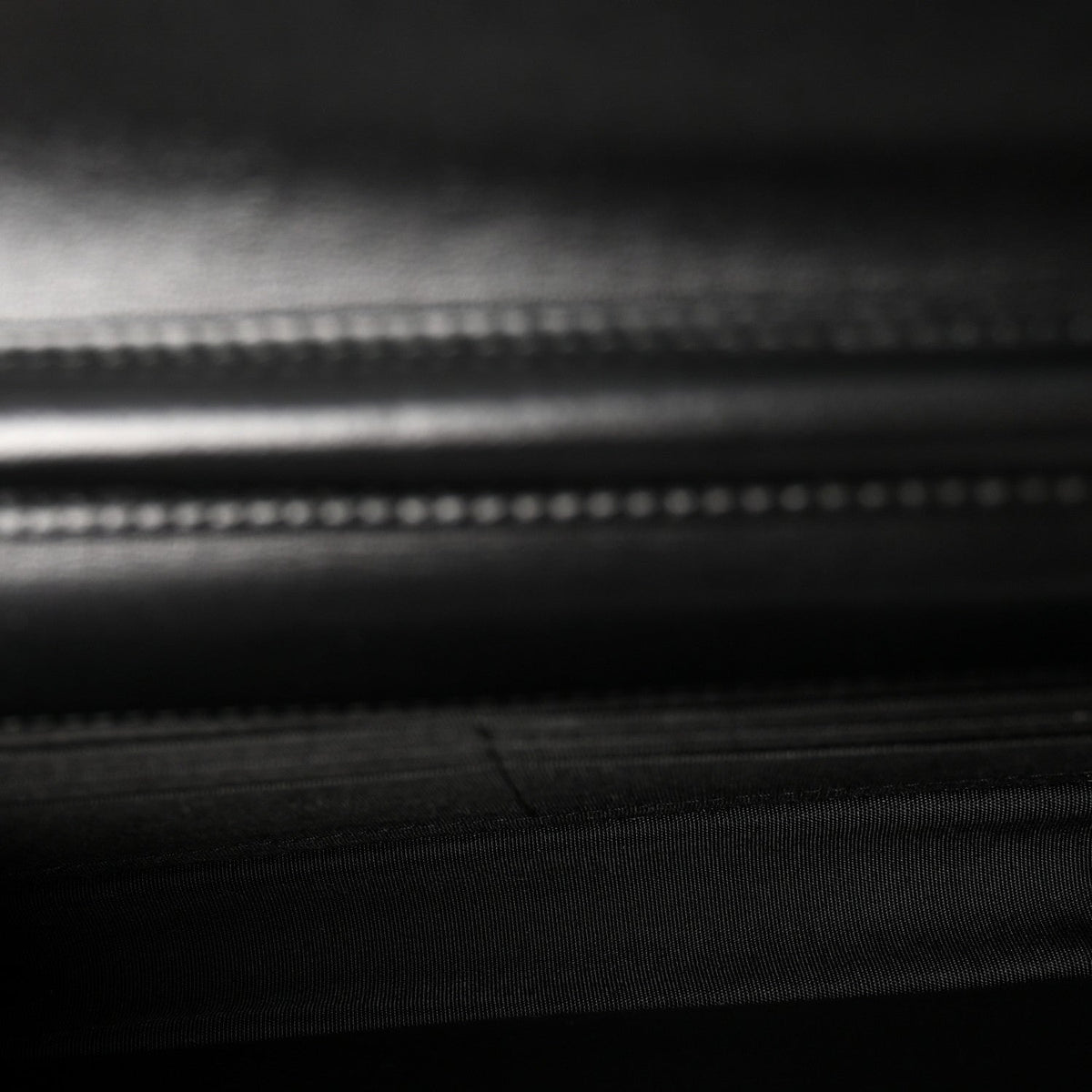 Lambskin Quilted Enamel CC Wallet on Chain WOC Black