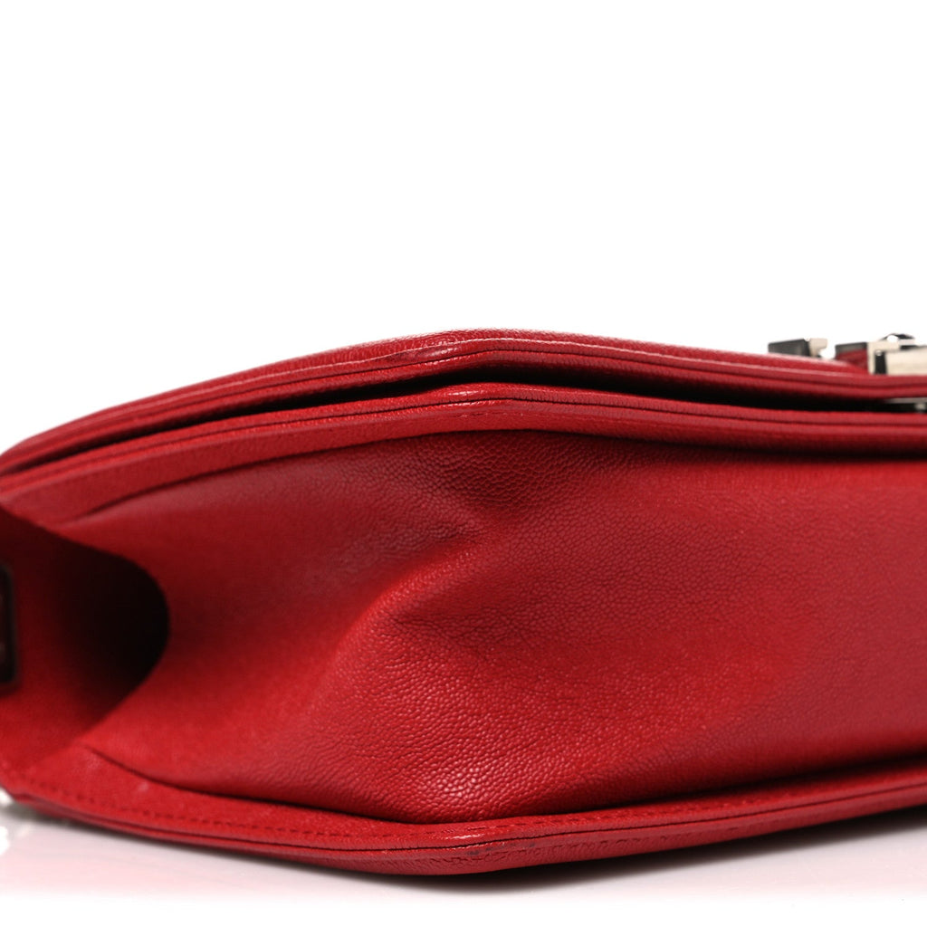 Caviar Quilted Medium Boy Flap Red