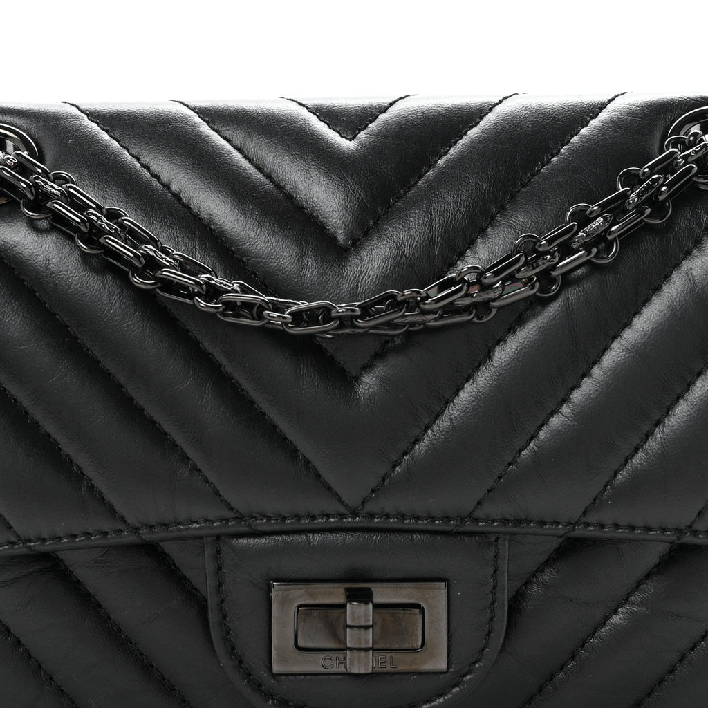 Aged Calfskin Chevron Quilted 2.55 Reissue Mini Flap So Black