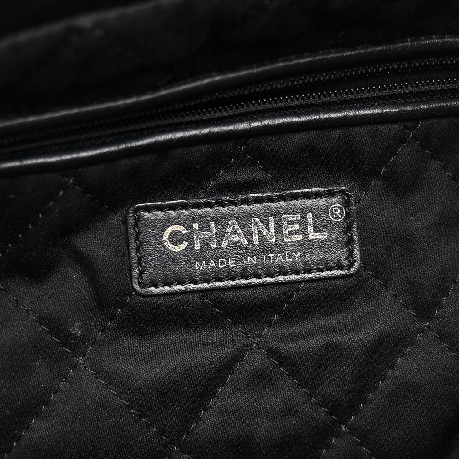 Shiny Calfskin Quilted Small Chanel 22 Black