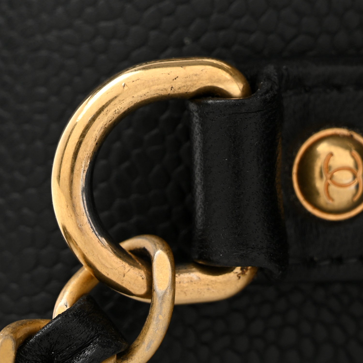 Caviar Quilted Medium CC Filigree Vanity Case Black