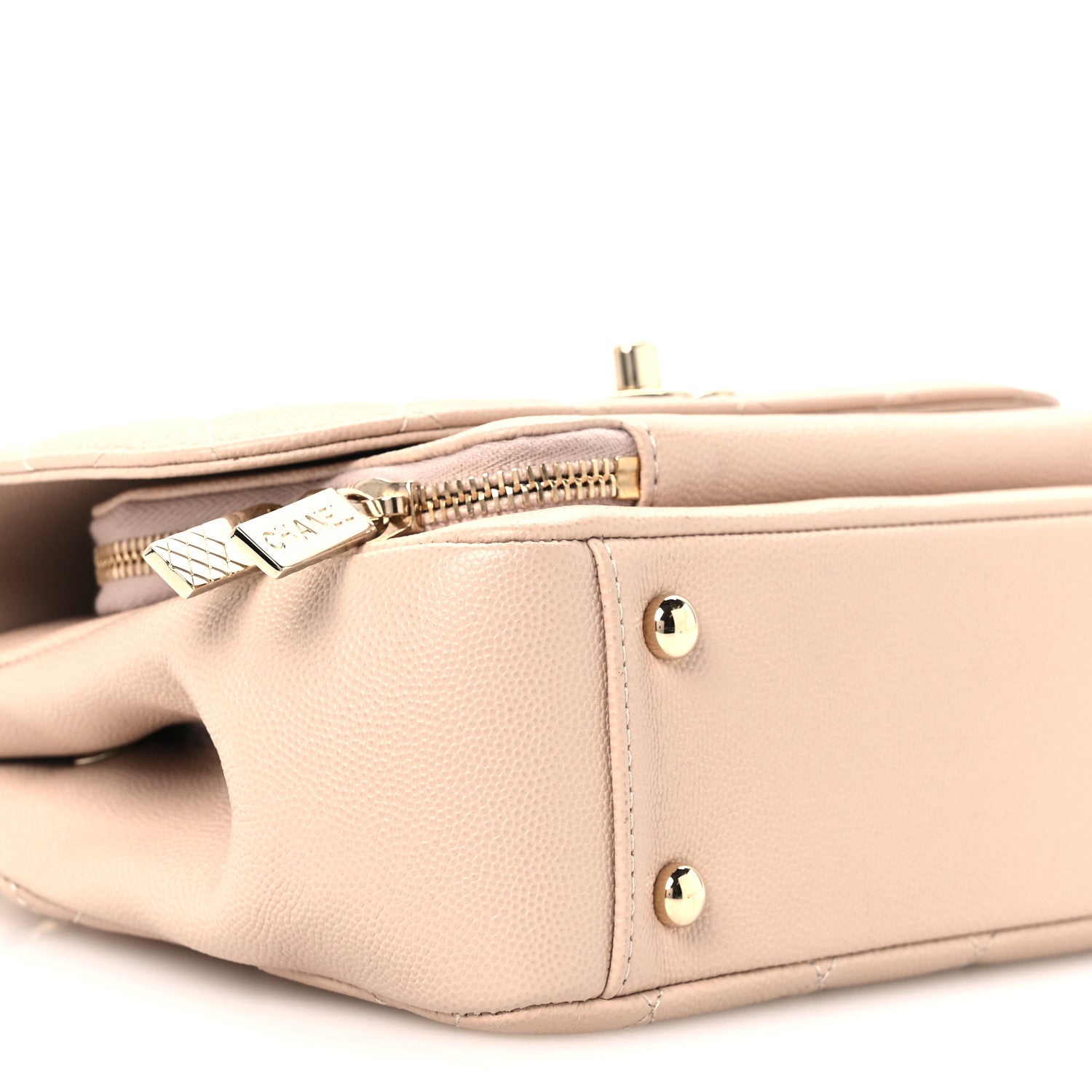 Caviar Quilted Medium Business Affinity Flap Beige