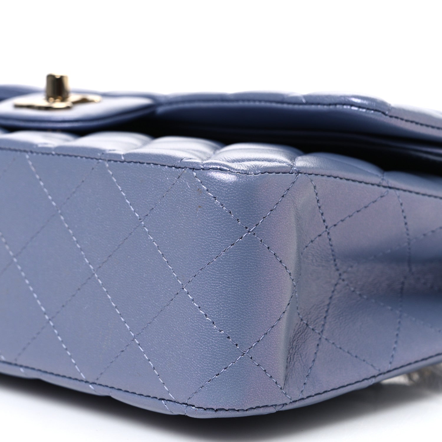 Iridescent Lambskin Quilted Medium Double Flap Light Purple