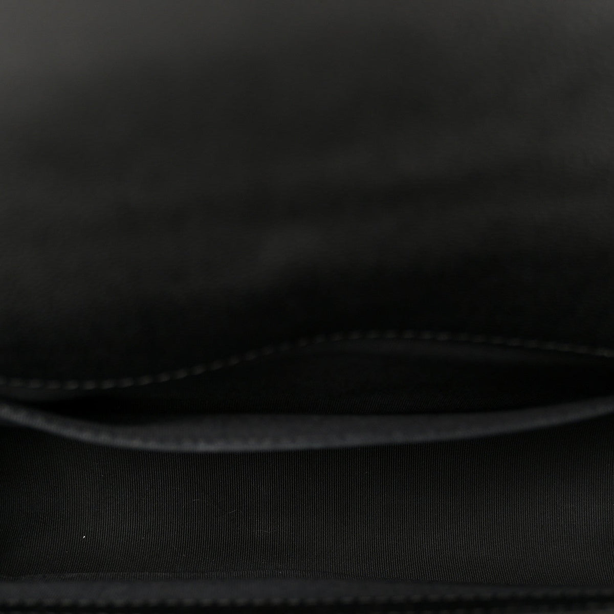 Caviar Chevron Quilted Medium Boy Flap Black