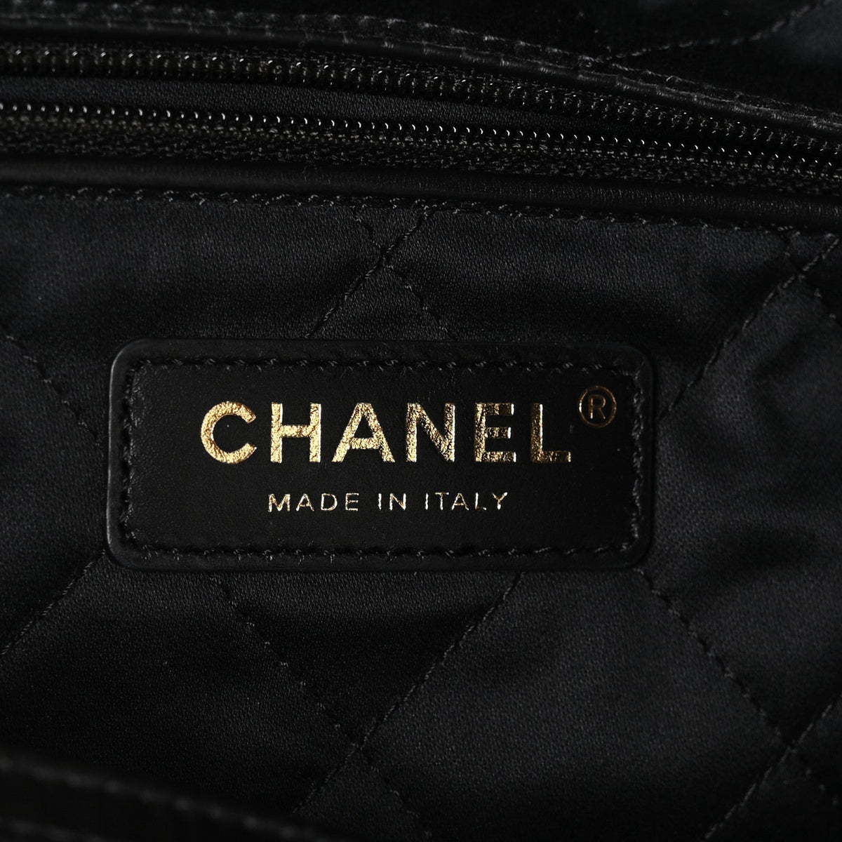 Shiny Calfskin Stitched Chanel 22 Black White