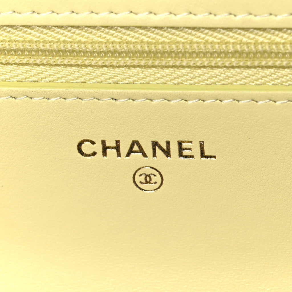 Caviar Quilted CC Turn Lock Wallet On Chain WOC Light Green