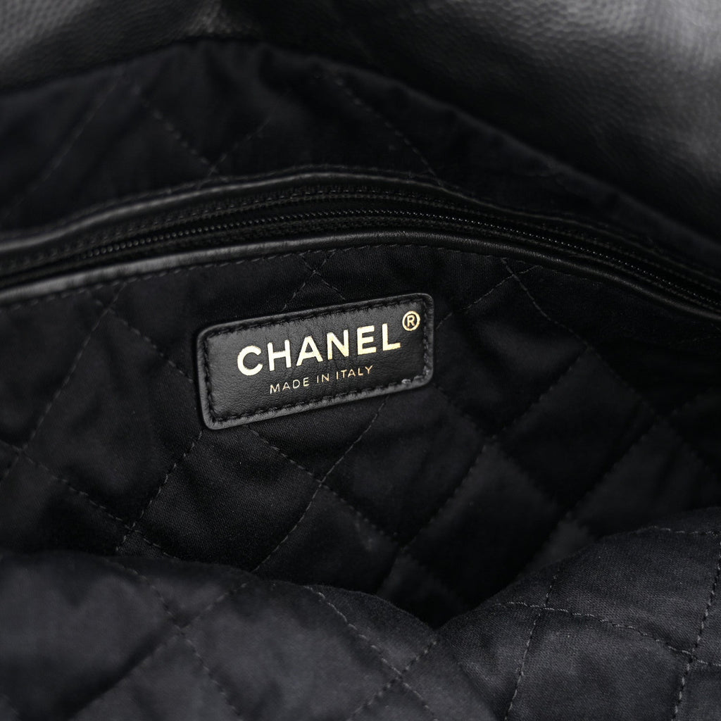 Shiny Caviar Quilted Monochrome Small Chanel 22 Black