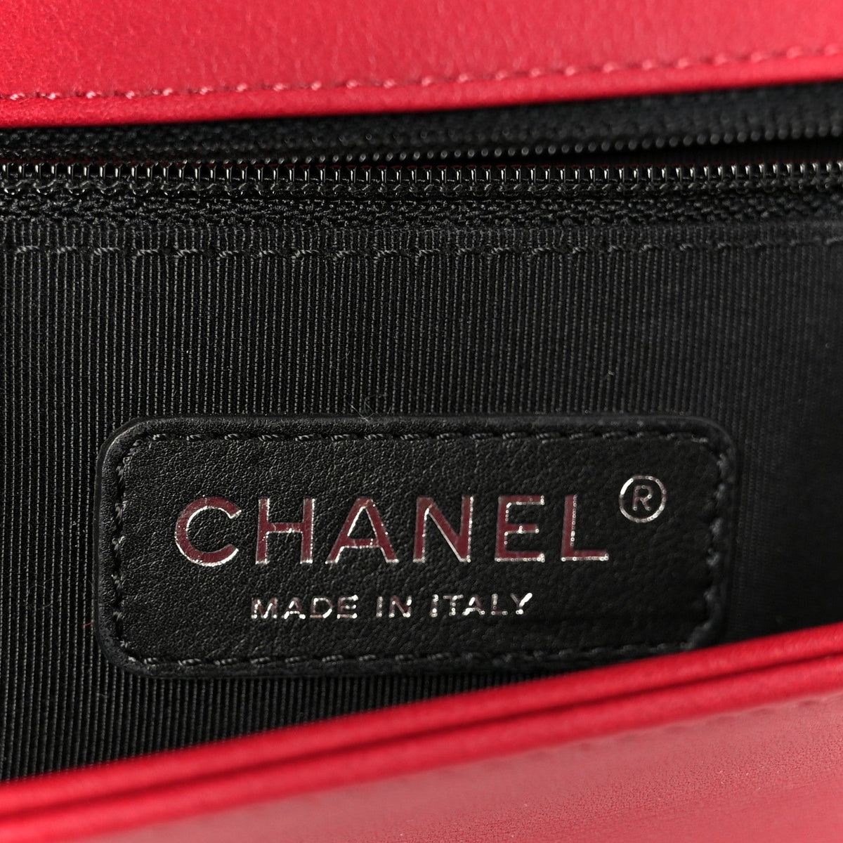 Calfskin Chevron Quilted New Medium Chain Boy Flap Red