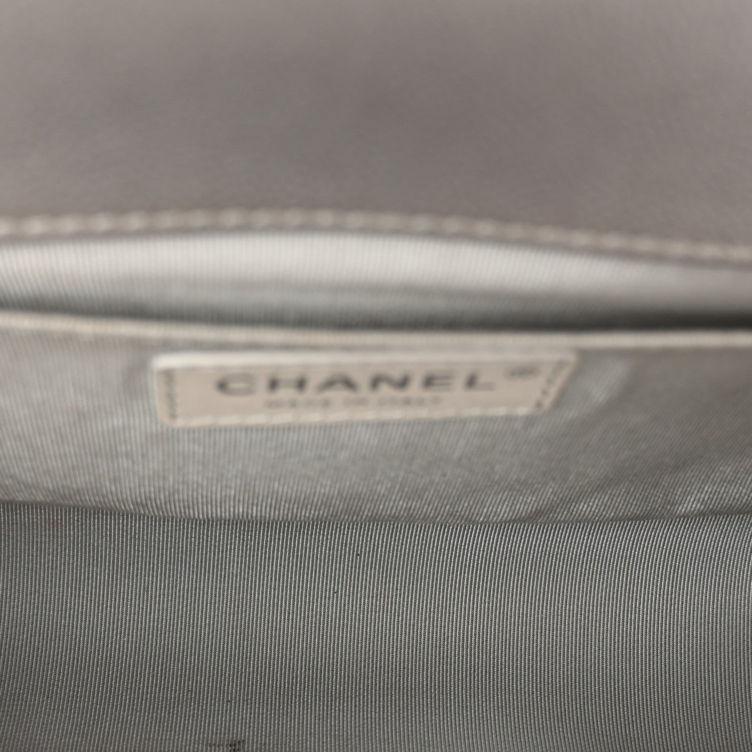 Metallic Caviar Chevron Quilted Medium Boy Flap Silver
