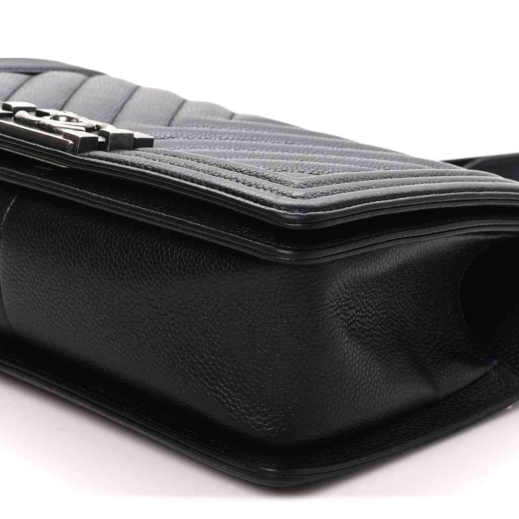 Caviar Chevron Quilted Medium Boy Flap Black