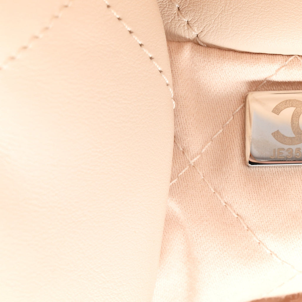 Shiny Calfskin Quilted Small Chanel 22 Ecru