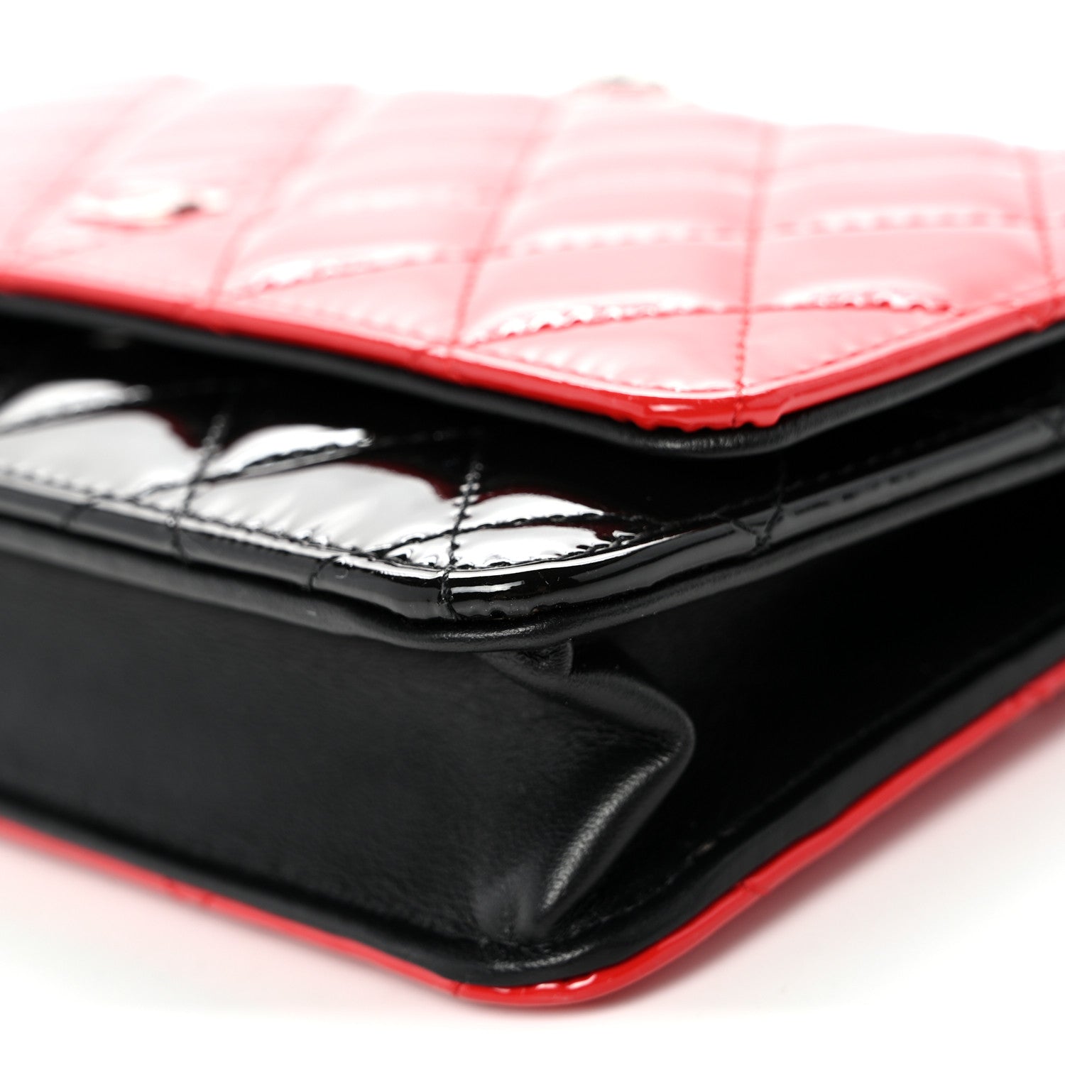 Patent Quilted Bi-Color Wallet On Chain WOC Red Black