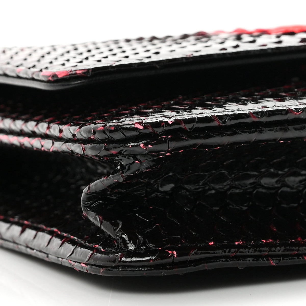 Snakeskin Wallet On Chain WOC Black Red