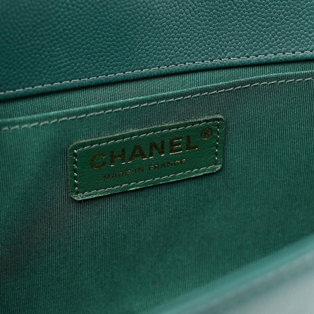 Caviar Quilted Medium Boy Flap Dark Green