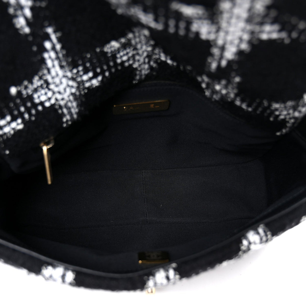 Tweed Quilted Medium Chanel 19 Flap Black White