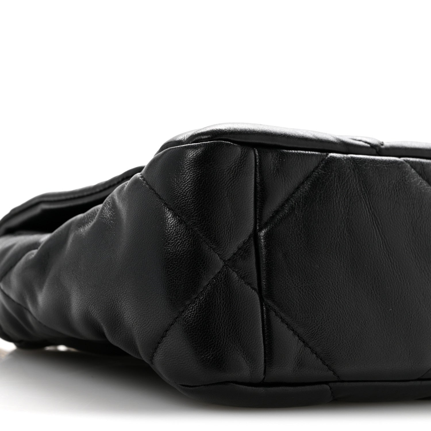 Lambskin Quilted Medium Chanel 19 Flap Black