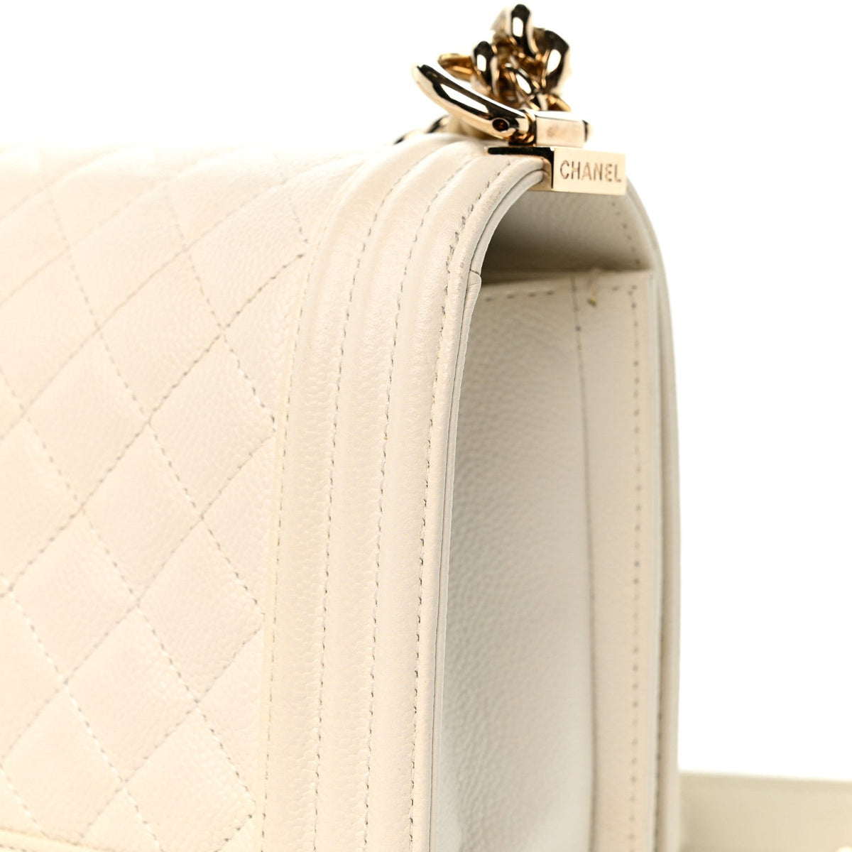 Caviar Quilted Medium Boy Flap White