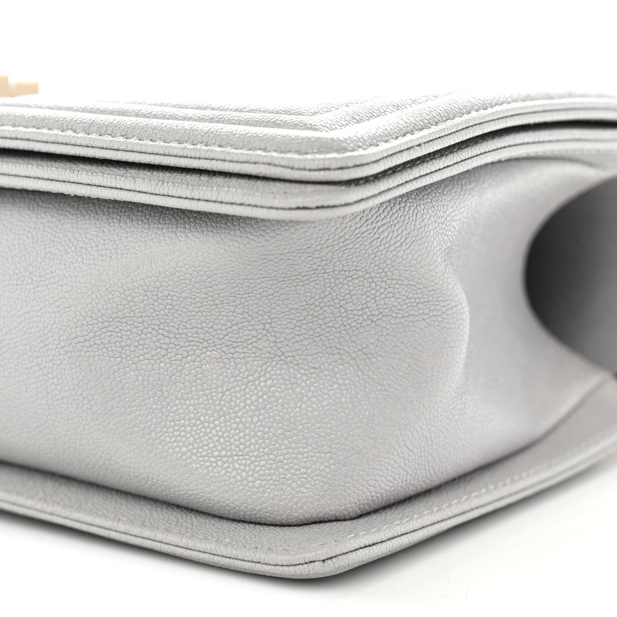 Caviar Quilted Medium Boy Flap Light Grey