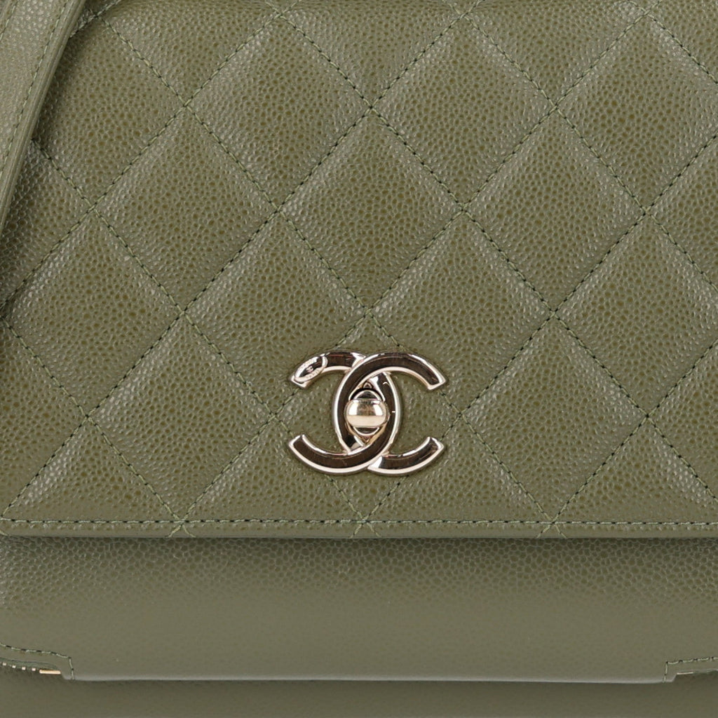 Caviar Quilted Medium Business Affinity Flap Green