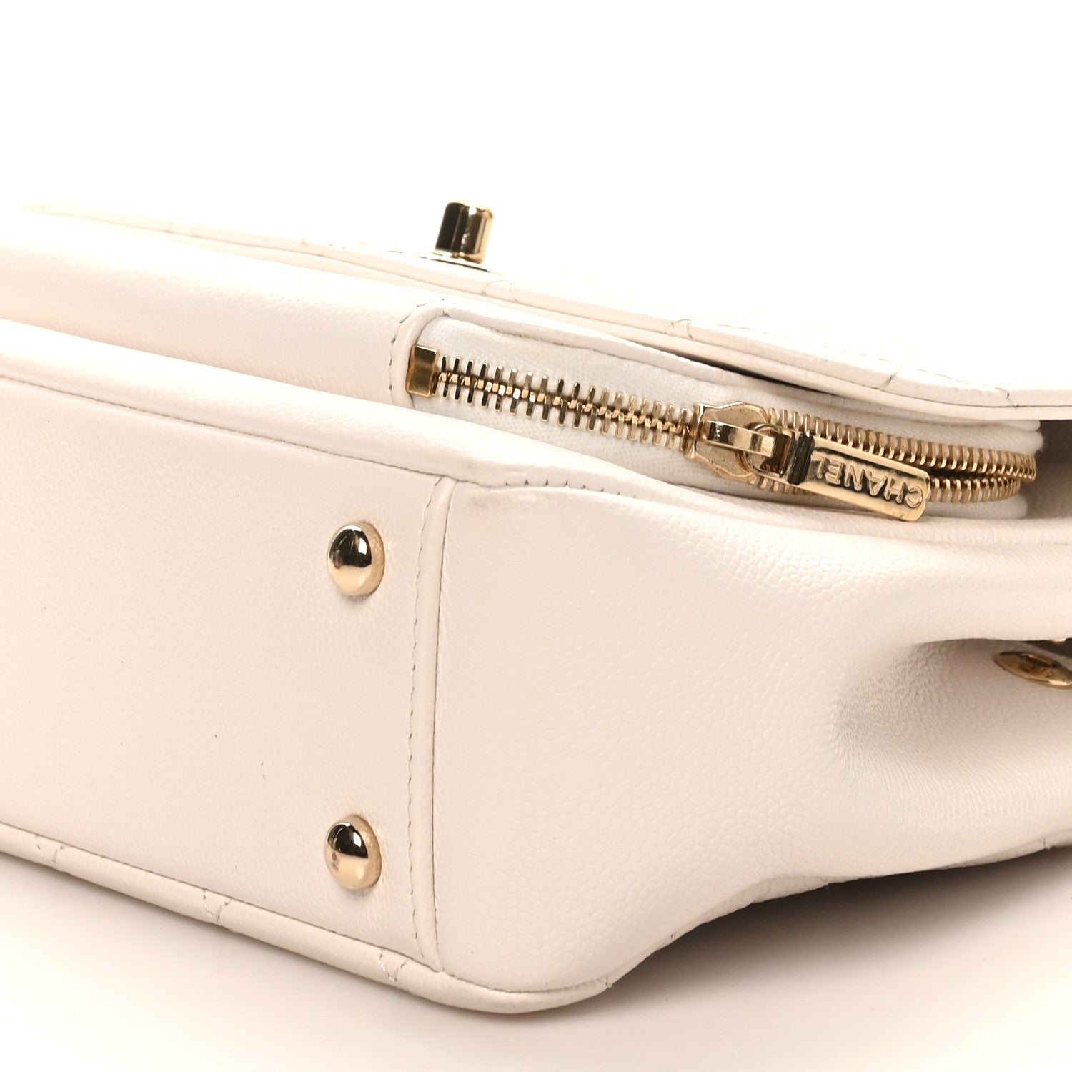 Caviar Quilted Medium Business Affinity Flap White