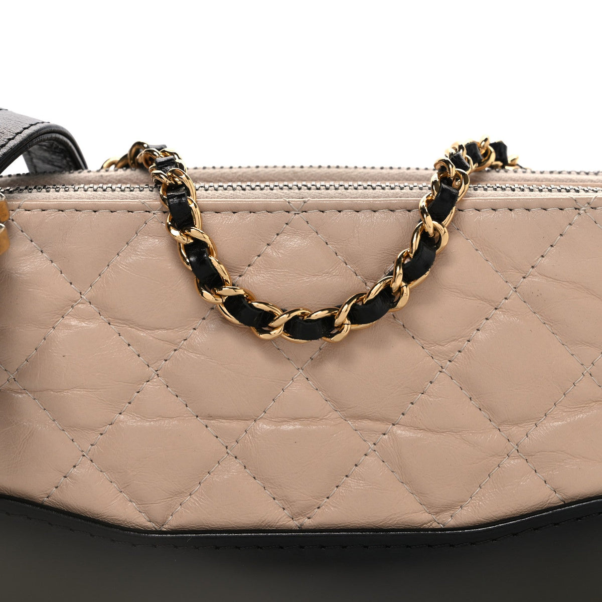 Aged Calfskin Quilted Small Gabrielle Clutch With Chain Beige Black