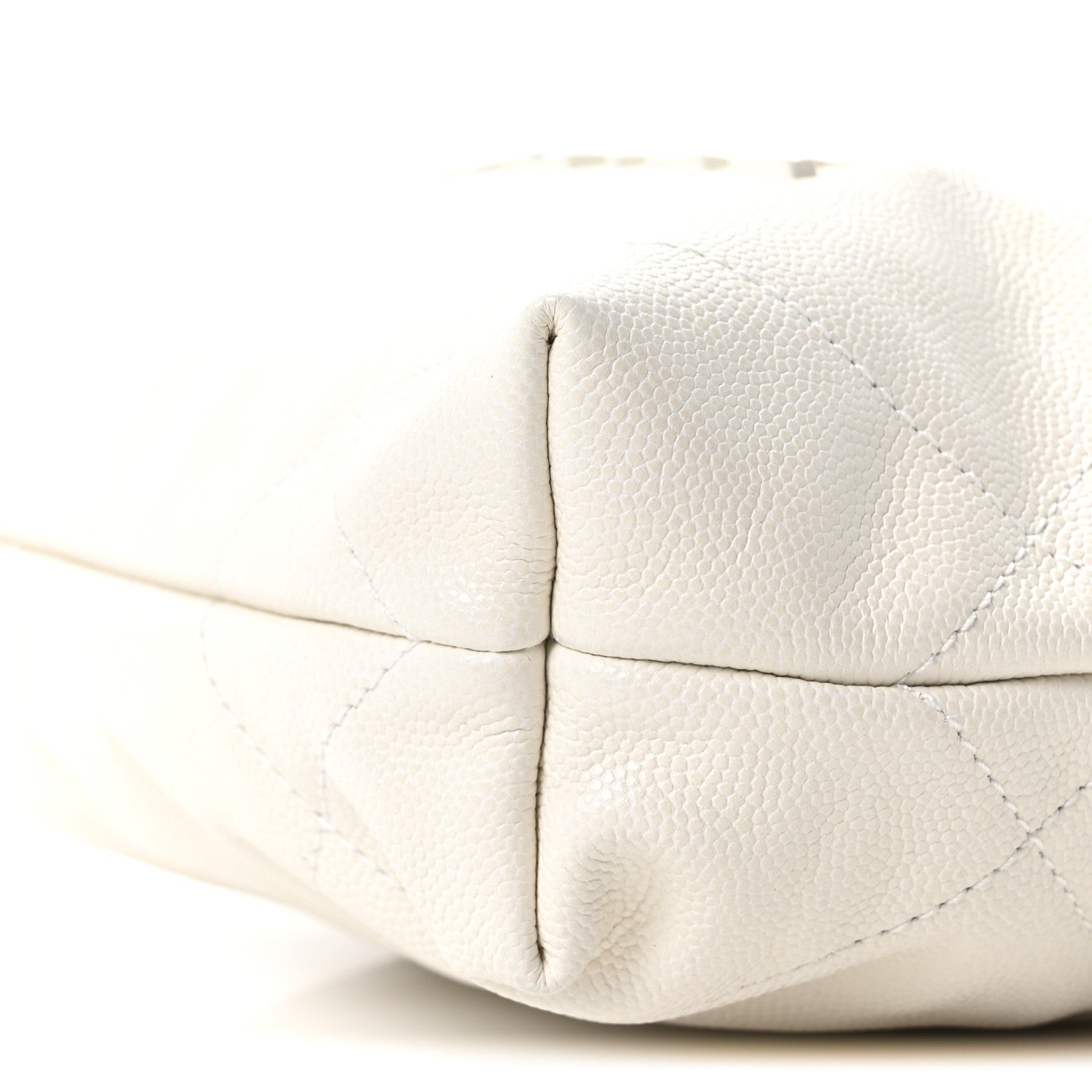Shiny Caviar Quilted Monochrome Mini Chanel 22 White