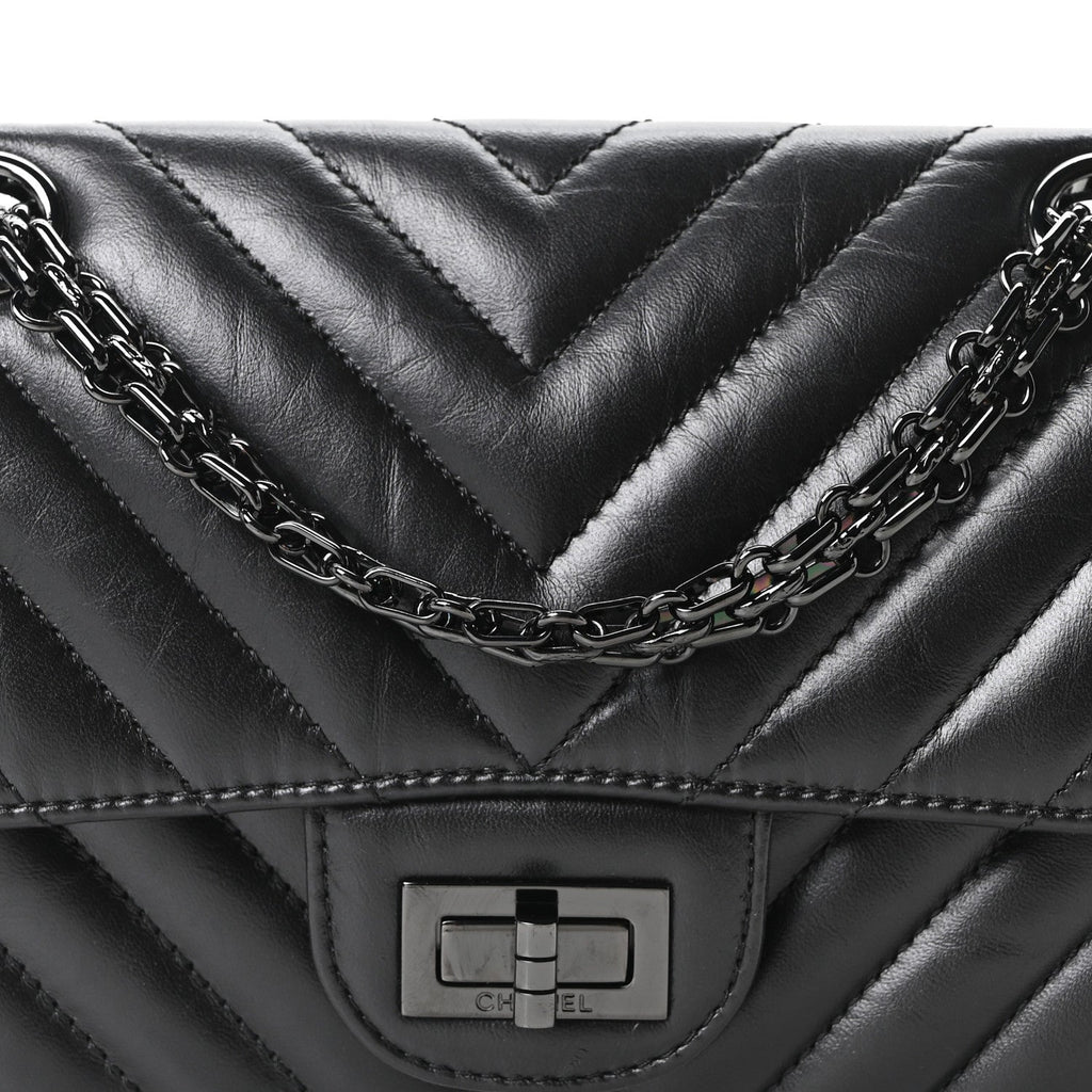 Aged Calfskin Chevron Quilted 2.55 Reissue Mini Flap So Black