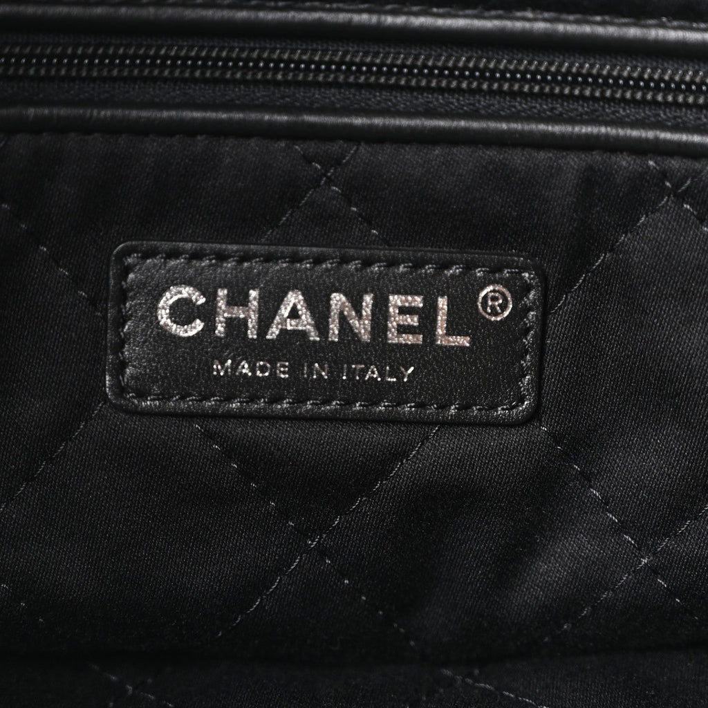 Denim Quilted Floral Print Small Chanel 22 Black