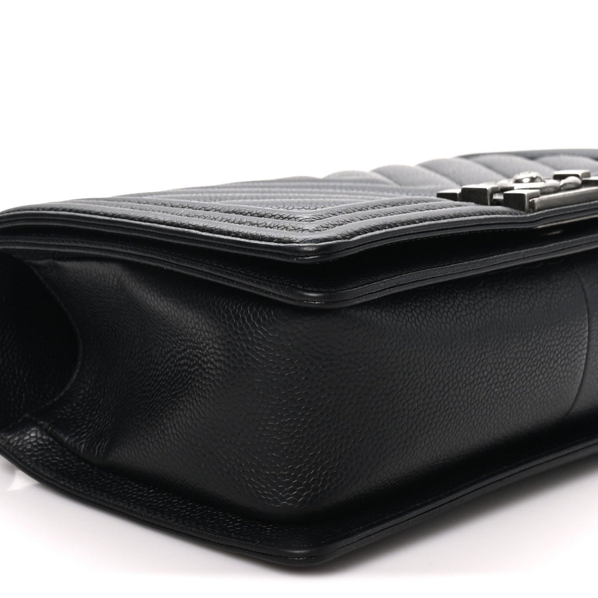 Caviar Chevron Quilted Medium Boy Flap Black
