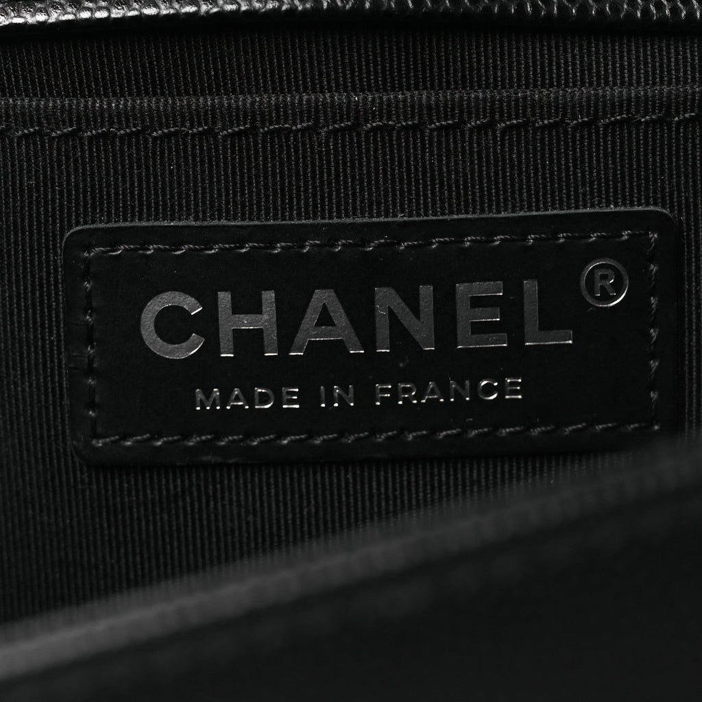 Caviar Quilted Medium Boy Flap Black