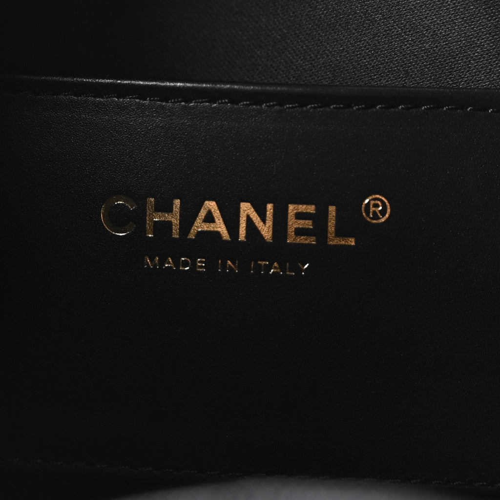 Caviar Quilted Medium Chanel 25 Handbag Black