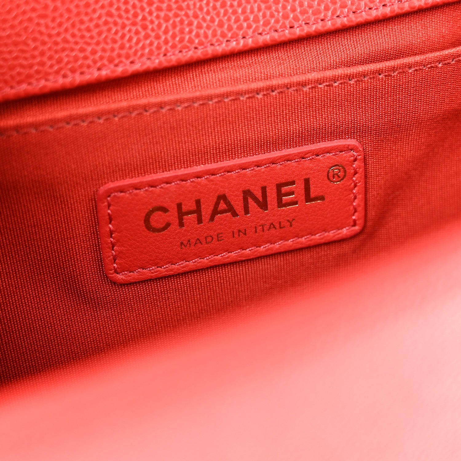 Caviar Chevron Quilted Medium Boy Flap Red