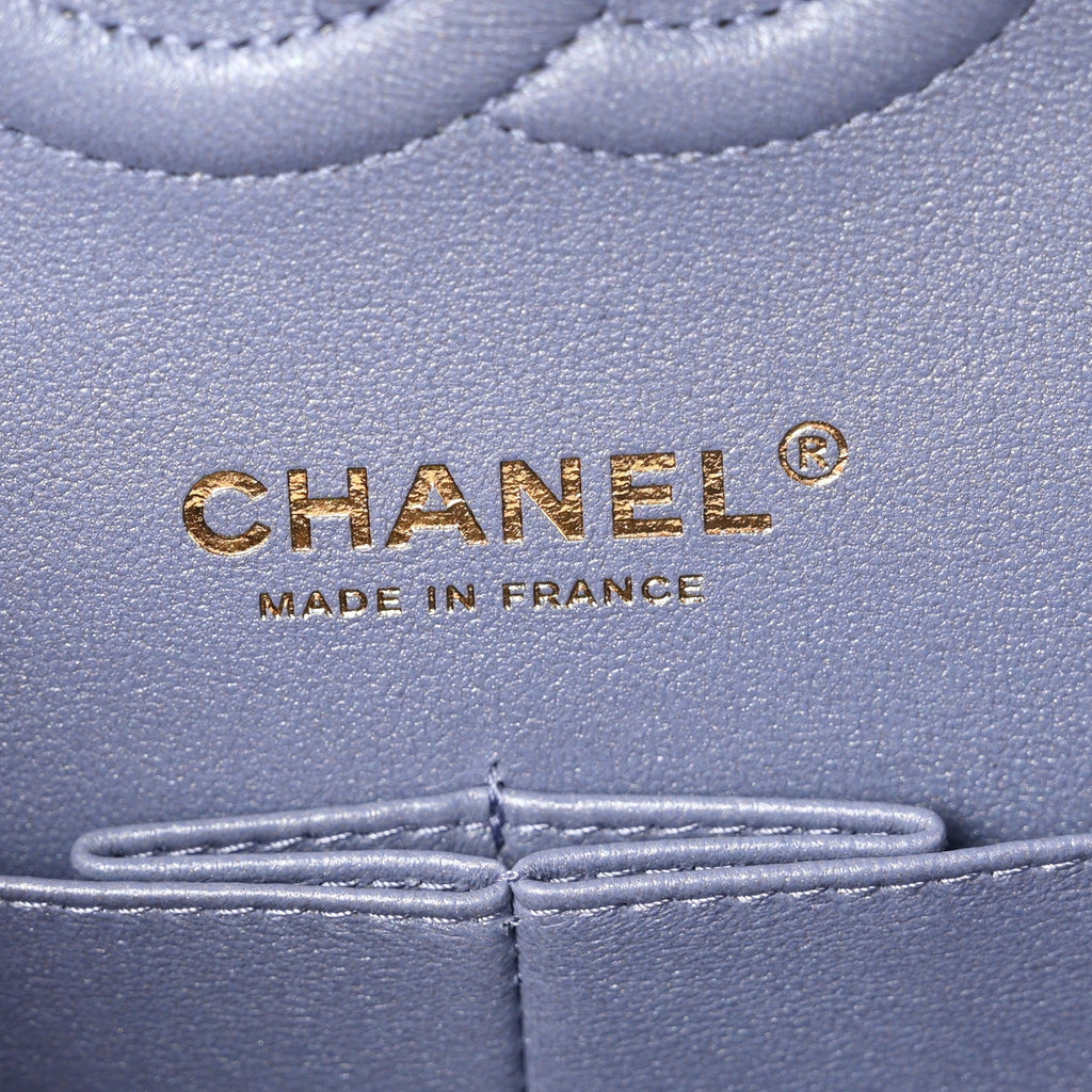 Iridescent Lambskin Quilted Medium Double Flap Light Purple