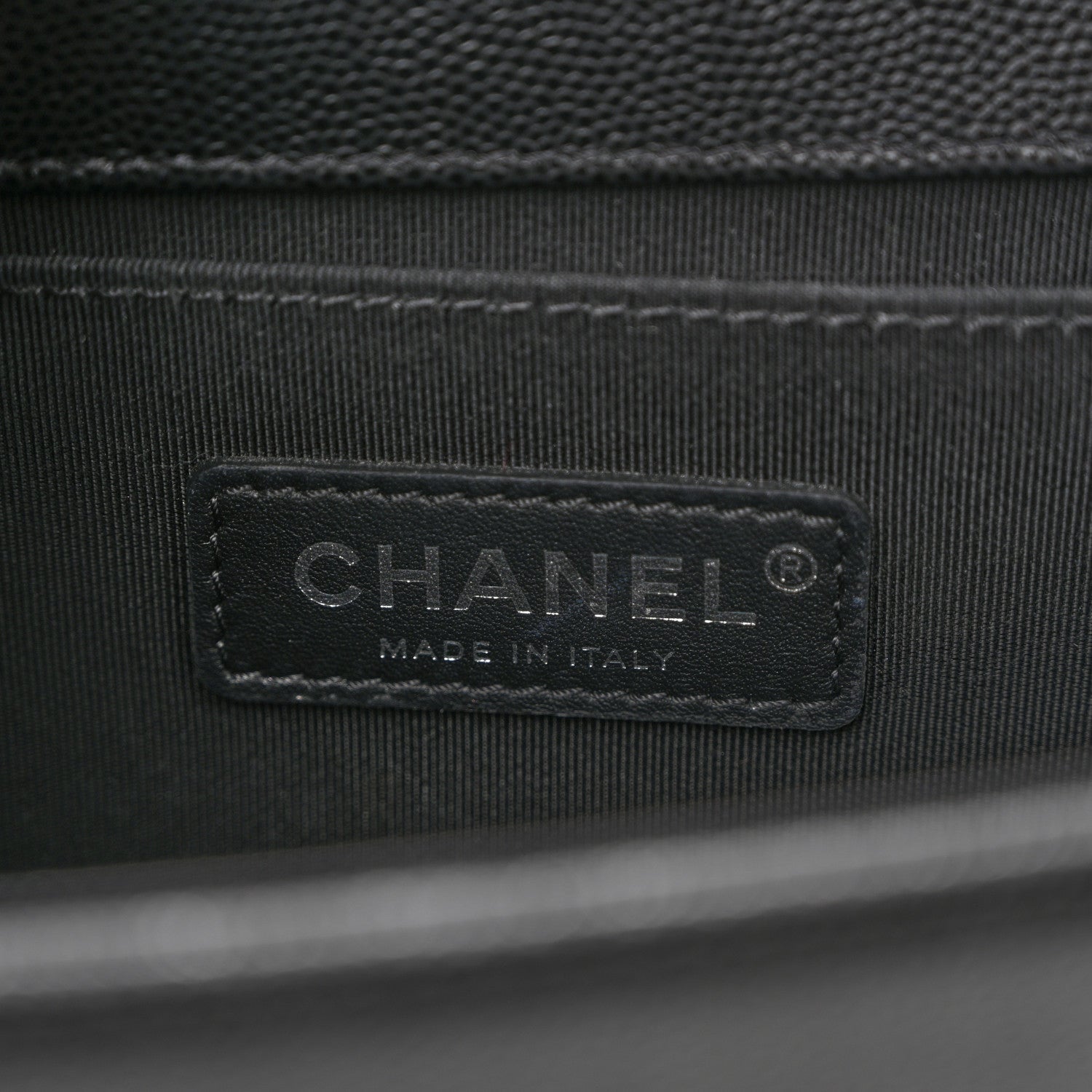 Caviar Quilted Medium Boy Flap Black