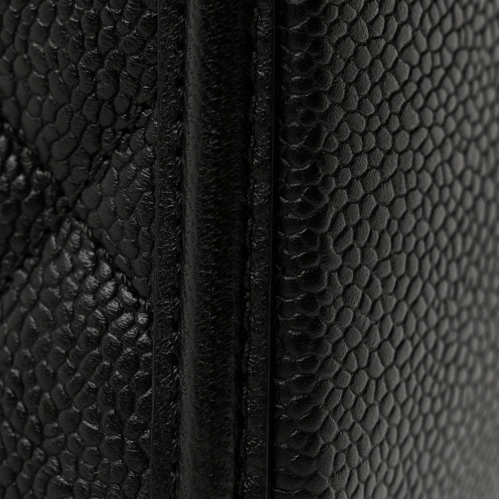Caviar Quilted Medium CC Filigree Vanity Case Black