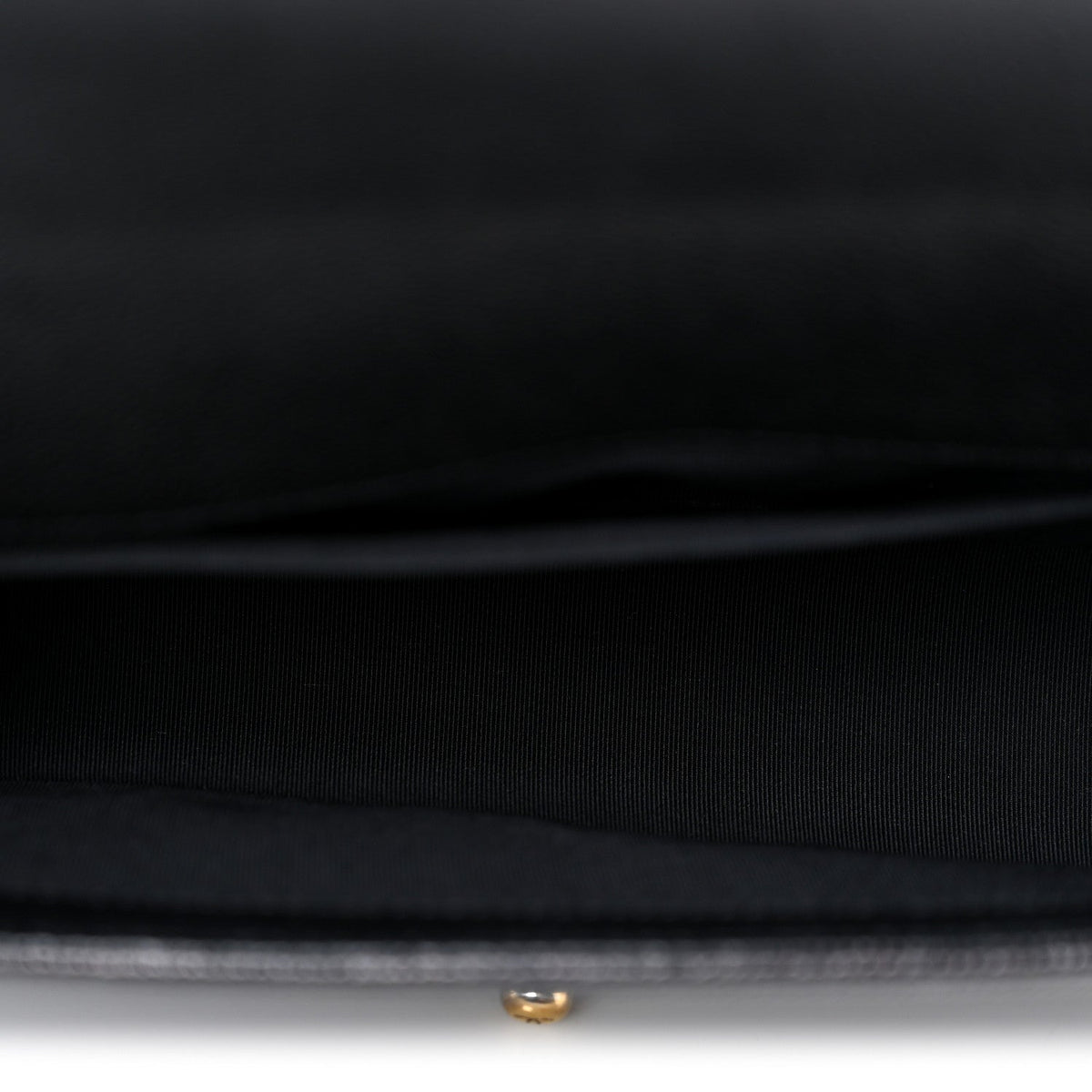 Caviar Quilted Medium Boy Flap Black