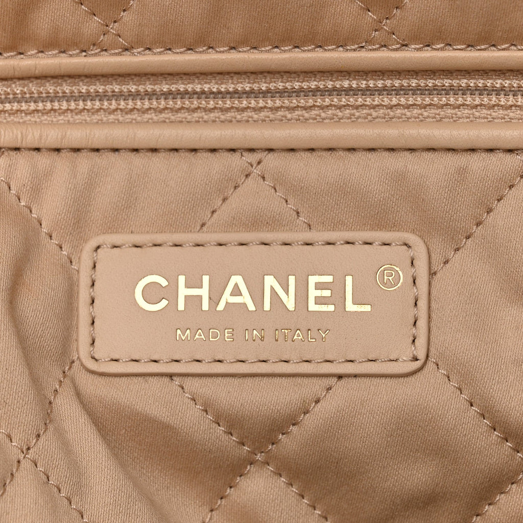 Calfskin Quilted Chanel 22 White