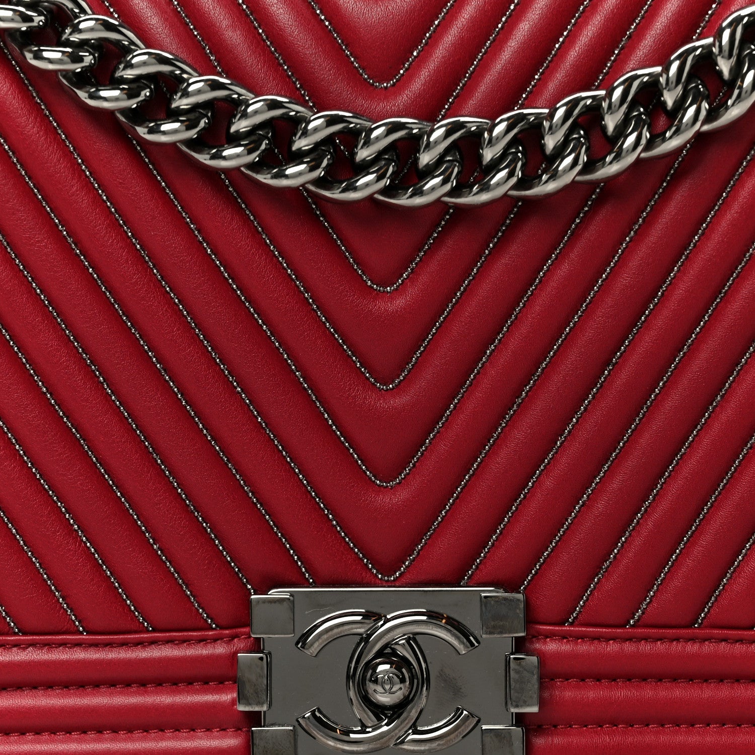 Calfskin Chevron Quilted New Medium Chain Boy Flap Red
