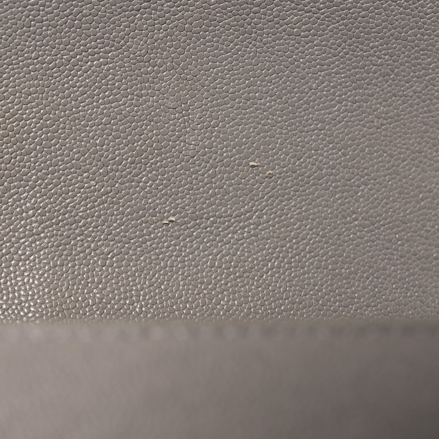 Caviar Quilted Medium Boy Flap Light Grey