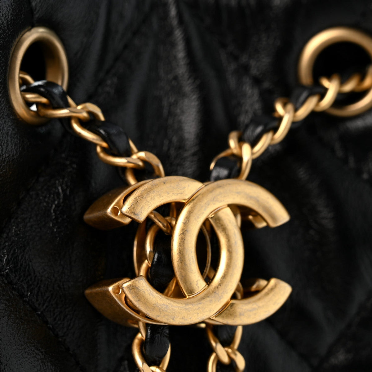 Shiny Crumpled Calfskin Quilted Medium Chanel 25 Handbag Black