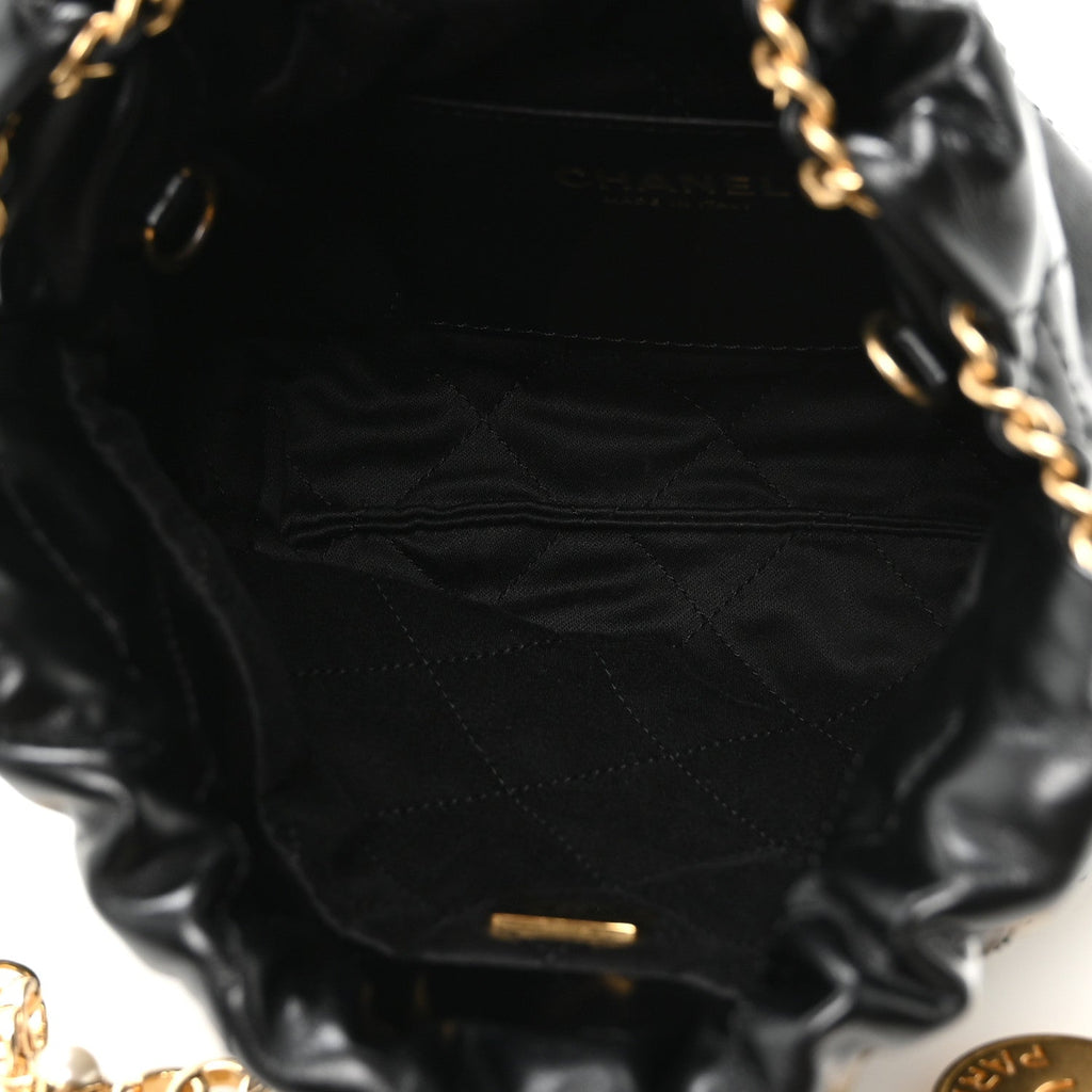 Shiny Calfskin Quilted Pearl CC Chain Mini Chanel 22 Black