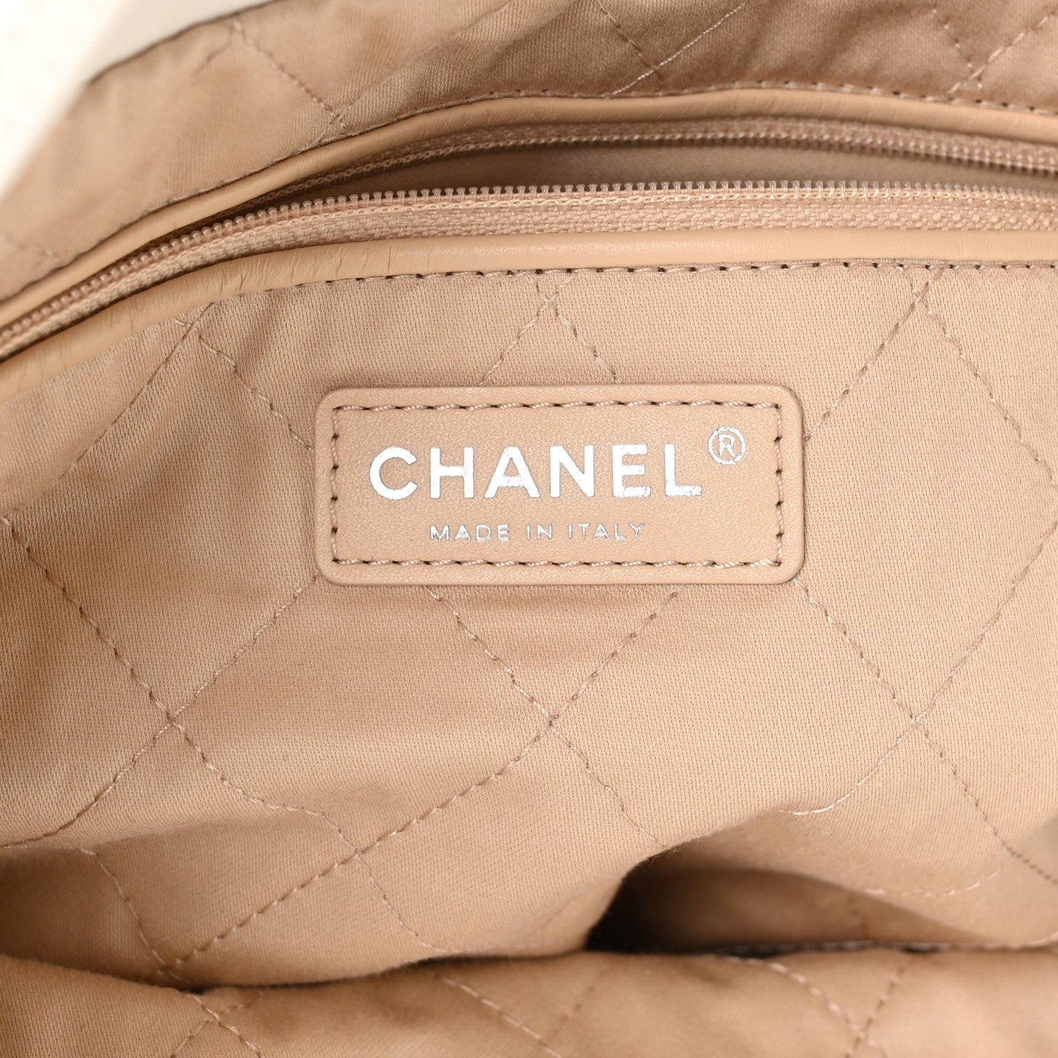 Shiny Calfskin Quilted Chanel 22 White Black