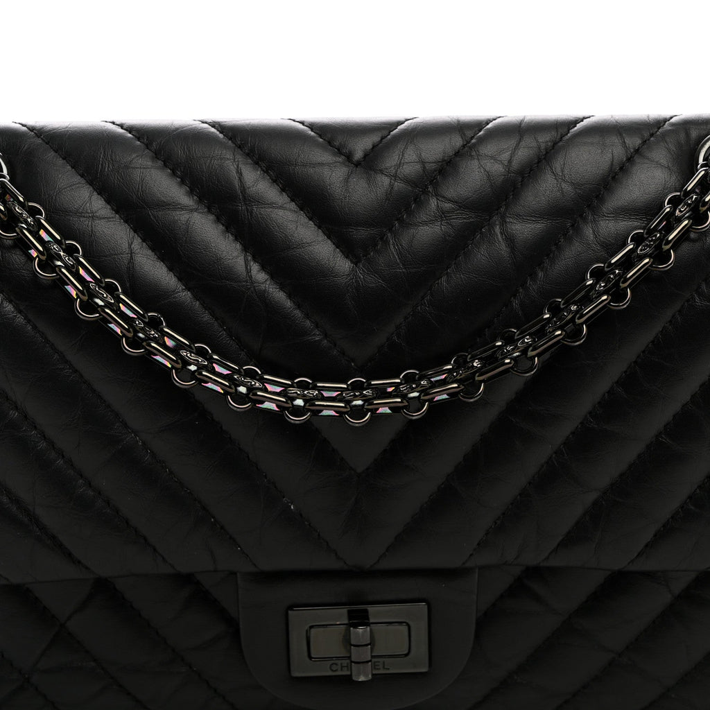 Aged Calfskin Chevron Quilted 2.55 Reissue 225 Flap So Black