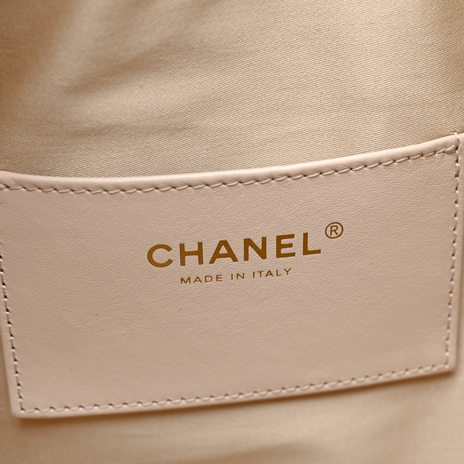 Caviar Quilted Medium Chanel 25 Handbag White