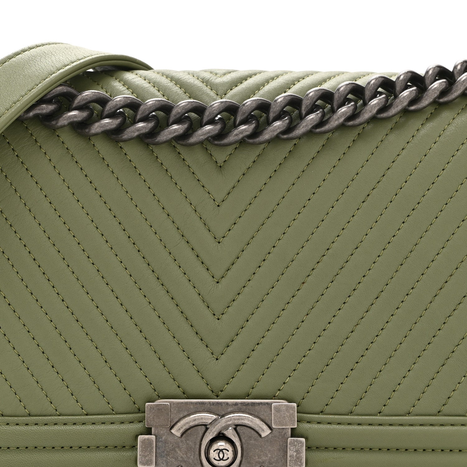 Calfskin Chevron Quilted Medium Boy Flap Green